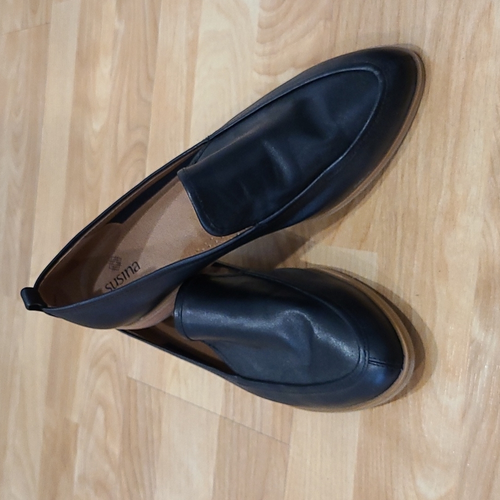 New black loafers Susina